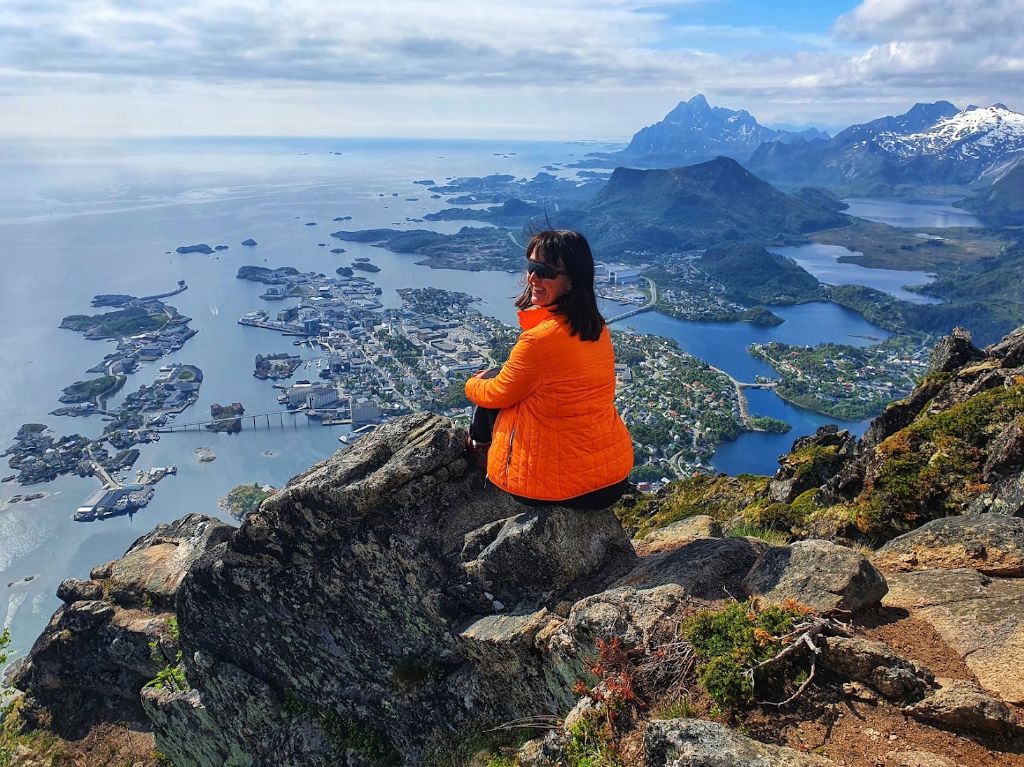 fjelltur-lofoten-fl-ya-og-djevelporten-firmatur-med-traveldesign
